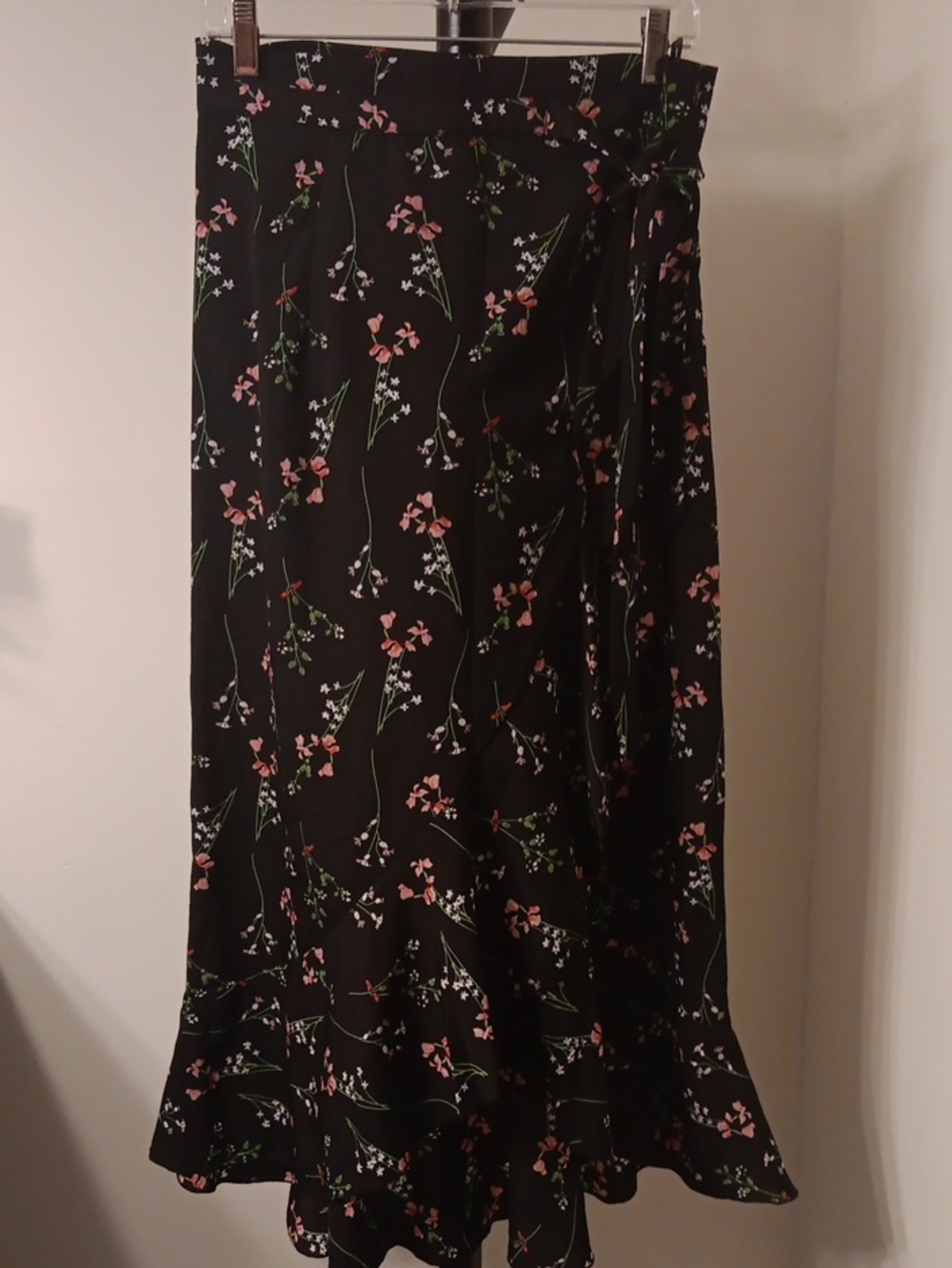 SHEIN Black Floral Tie-Waist Midi Skirt with Pink Blossoms